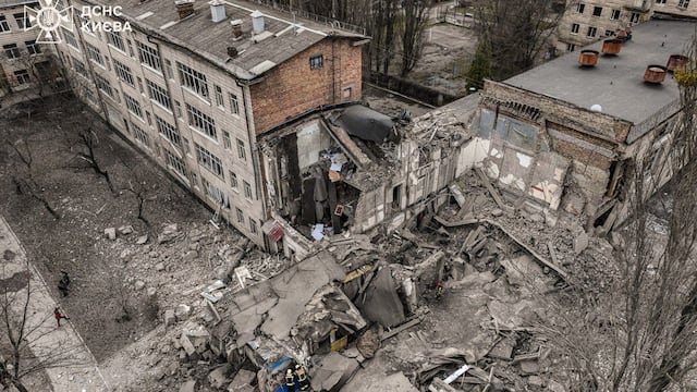 Ucrania: nueve heridos en un bombardeo ruso con misiles contra Kiev