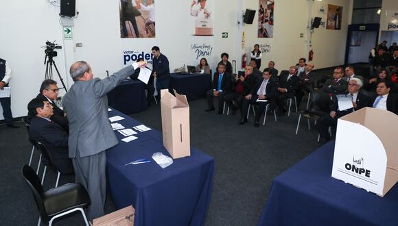 El proceso electoral para elegir al nuevo representante ante el pleno del JNE se desarrolló en el auditorio del local central de la ONPE, en el Cercado de Lima. (Foto: JNE)