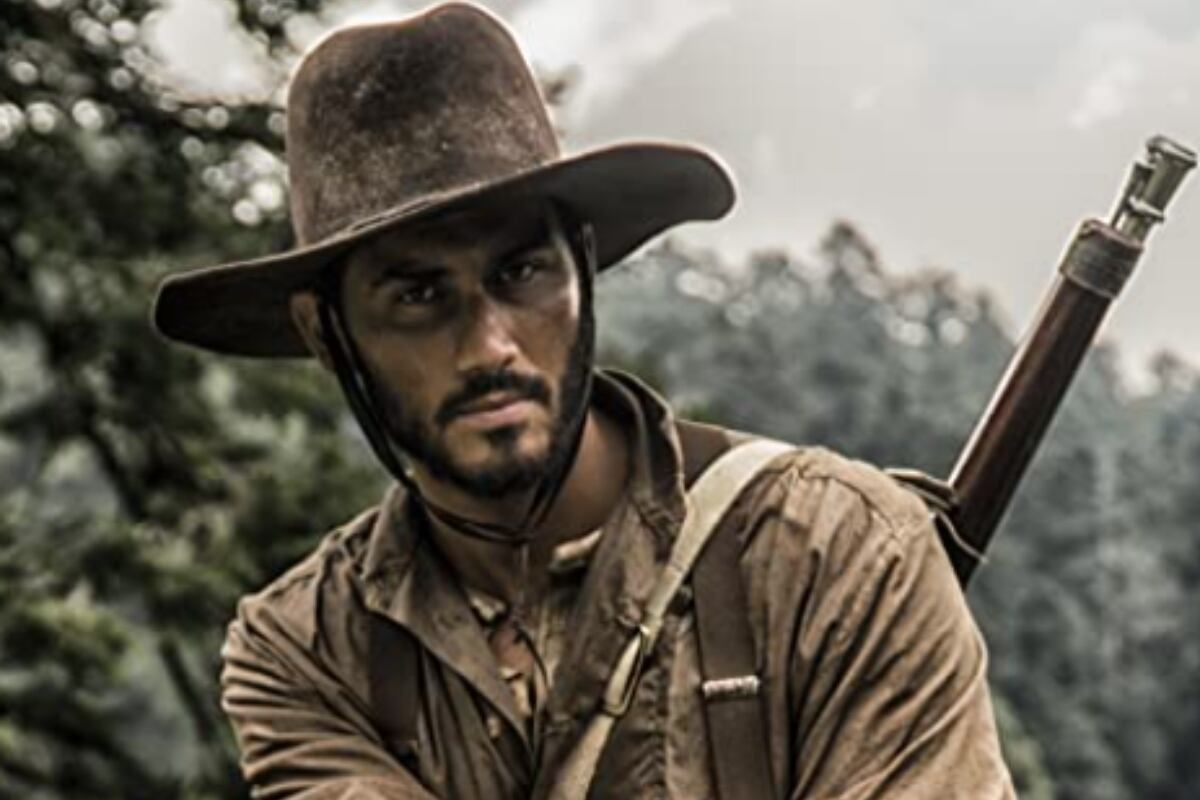 La indignación por el tono de piel de Alejandro Speitzer en "La cabeza de Joaquín Murrieta” generó críticas (Foto: Amazon Prime Video)