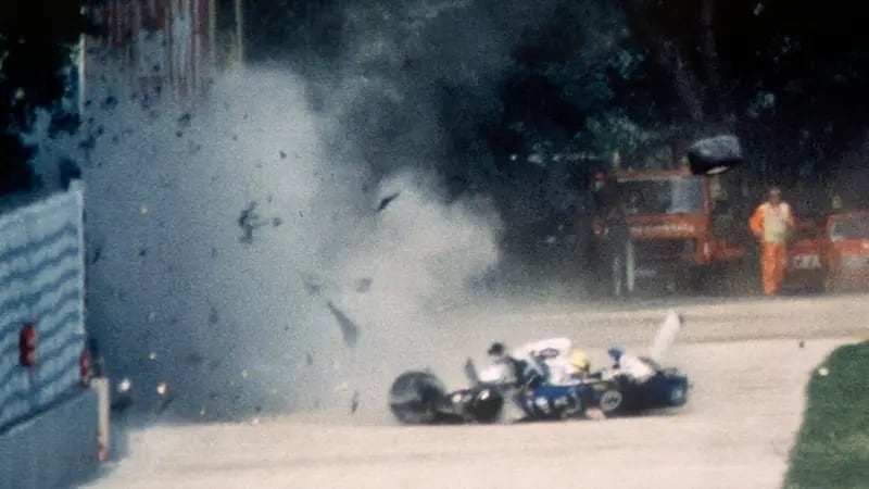 Senna perdió la vida cuando chocó contra la pared en la curva de Tamburello durante el Gran Premio de San Marino en 1994.