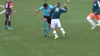 De terror: jugadores e hinchas agreden a árbitro en la Copa Perú durante partido | VIDEO