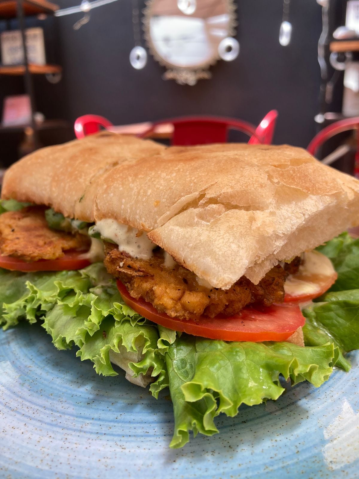 Red Head Coffee Shop está ubicado en Los Pelitres 1636, San Juan de Lurigancho