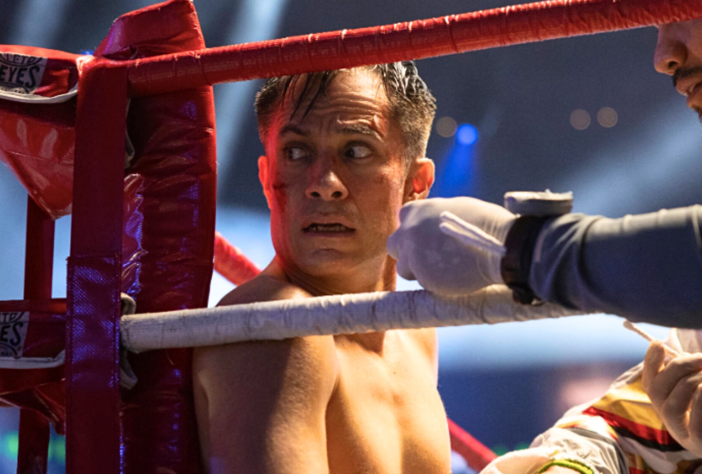 Gael García Bernal protagoniza "La Máquina", donde interpreta al boxeo Esteban Osuna (Foto: Disney Platform Distribution)