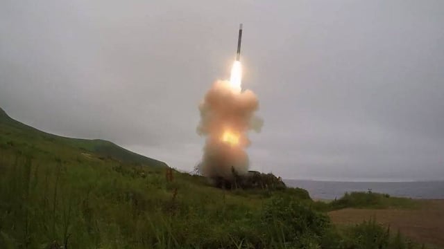 La defensa antiaérea rusa derriba un misil sobre Crimea, indican autoridades