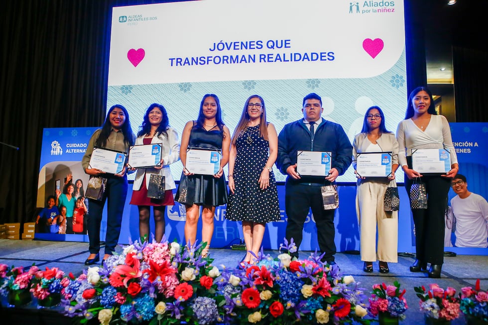 Se reconoció a personas, empresas y embajadores por su compromiso con la infancia. Foto: Gec.