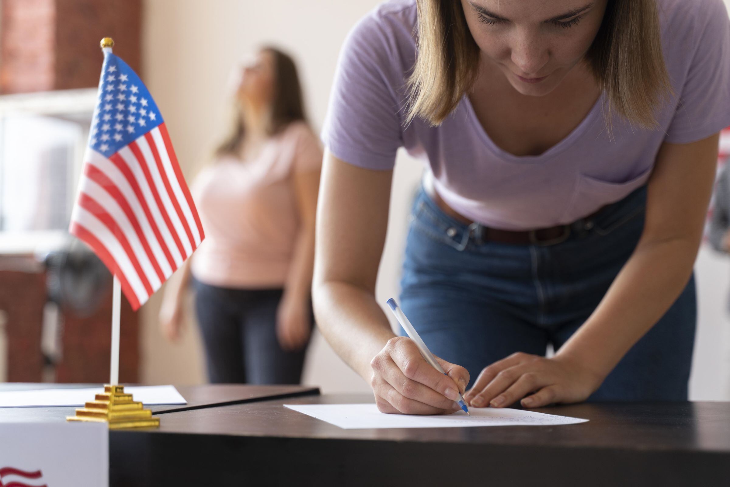 Los solicitantes no deben mentir en el proceso de naturalización (Foto: Freepik)