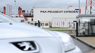 Peugeot acepta rescate económico y pierde 17% de sus acciones