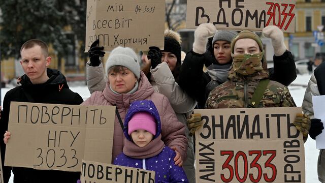 Rusia y Ucrania efectúan un canje de 195 prisioneros de guerra de cada bando
