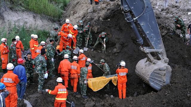 Atrapados bajo tierra 18 mineros en provincia china de Xinjiang