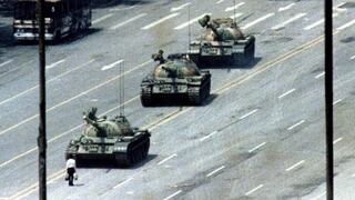 Qué se sabe del "hombre del tanque" que se convirtió en símbolo de todas las protestas