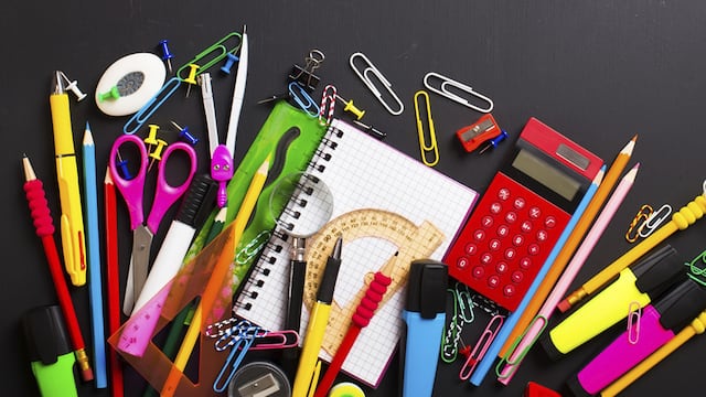 ¿Cuánto gastarán los peruanos en promedio para comprar los utiles escolares en el regreso a clases? | Foto: Freepik