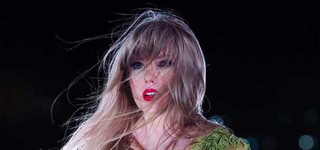 La foto viral de Taylor Swift con familia de fan que murió en Brasil que causa polémica