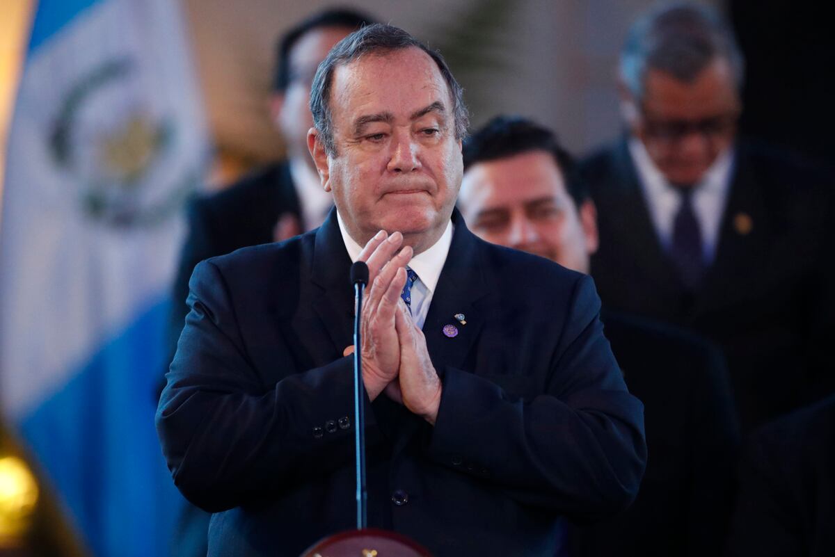 El presidente saliente de Guatemala, Alejandro Giammattei, presenta su informe final de Gobierno, en el Palacio Nacional de la Cultura en Ciudad de Guatemala, Guatemala, el 12 de enero de 2024. (Foto de Bienvenido Velasco / EFE)