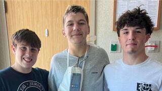 Salvan la vida de su amigo gracias a su conocimiento de RCP: “Le dieron la mejor posibilidad de sobrevivir”