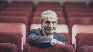 Actor Carlos Gassols denuncia a empresa de telefonía por supuesto corte de línea arbitrario