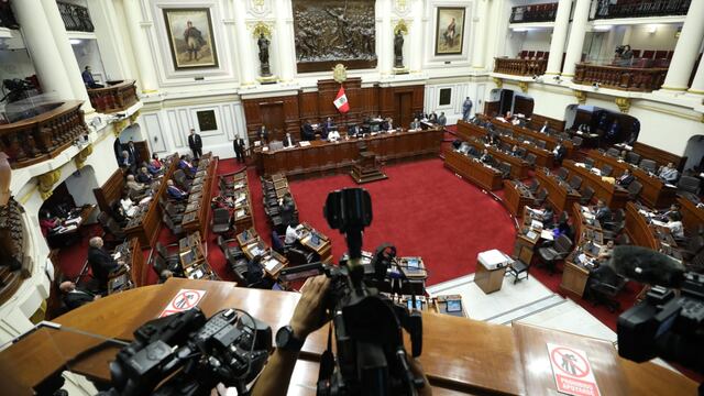 Congreso aprueba adelanto de elecciones generales para abril del 2024