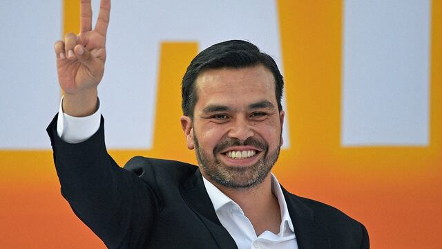 Legislador de oposición Jorge Álvarez Máynez se registra como candidato presidencial en México
