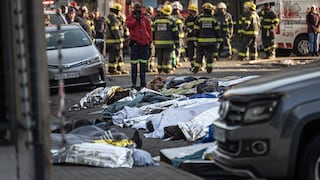Al menos 73 muertos en el incendio de un edificio en Sudáfrica