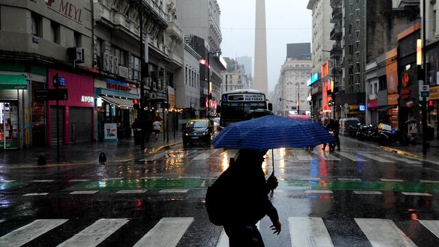 Un fuerte temporal de viento y lluvia azota a Buenos Aires y su periferia