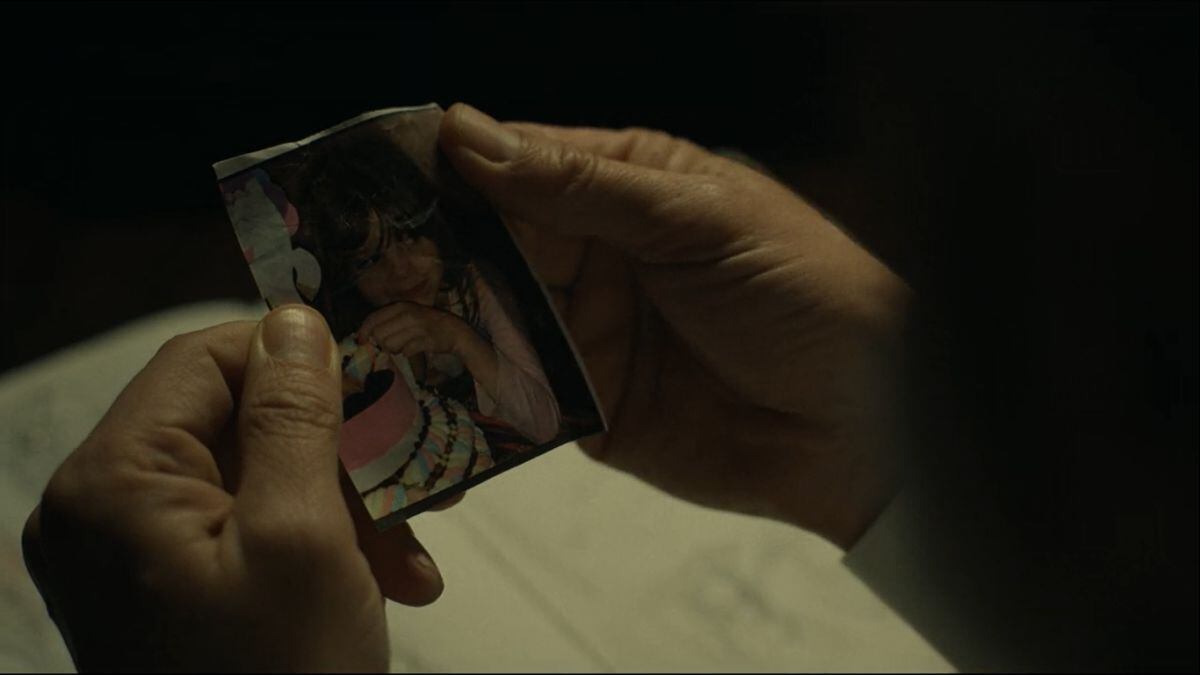 El gobernador no sabe qué decisión tomar en "Las maldiciones" (Foto: Oficina Burman / Cimarrón Cine)