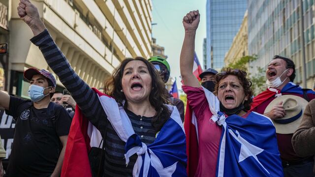 Marchas anti y promigración en Chile ante crisis migratoria en el norte