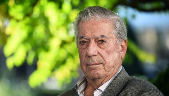 Mario Vargas Llosa fue dado de alta tras recuperarse del COVID-19. (Foto: Anne-Christine POUJOULAT / AFP)
