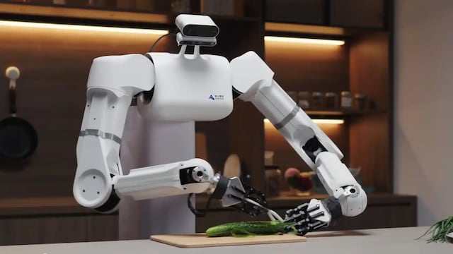 Este robot humanoide de China hace de todo: prepara la comida, limpia la cocina y hasta baila | VIDEO