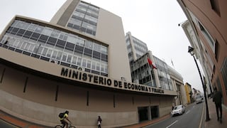 Perú ya consumió más de 20 puntos del PBI en ahorros públicos y enfrenta su tercer año seguido rompiendo reglas fiscales