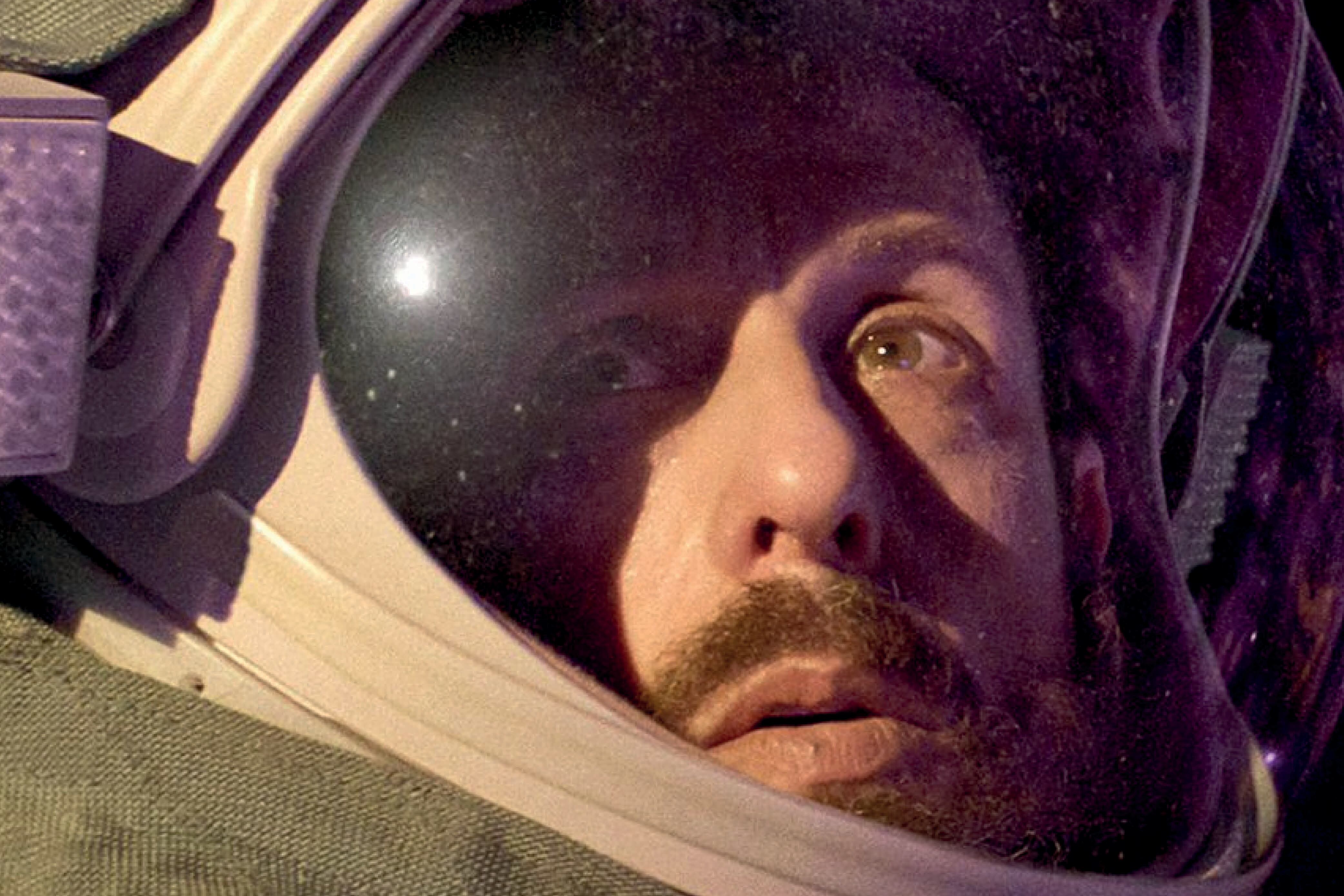 En "Spaceman", Adam Sandler toma el papel principal como un astronauta enviado en una misión (Foto: Netflix)