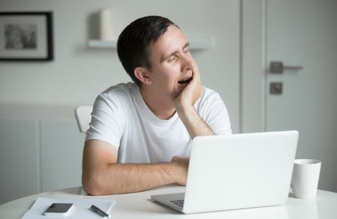 A diferencia del ictus, el AIT no siempre deja señales visibles en las imágenes cerebrales. (Foto referencial: Freepik)