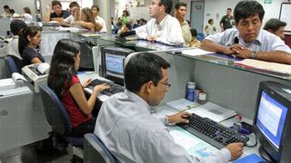 ¿Quiénes son los trabajadores del sector público en el Perú que podrían recibir aumento de sueldo de hasta 100 soles a partir de 2026?