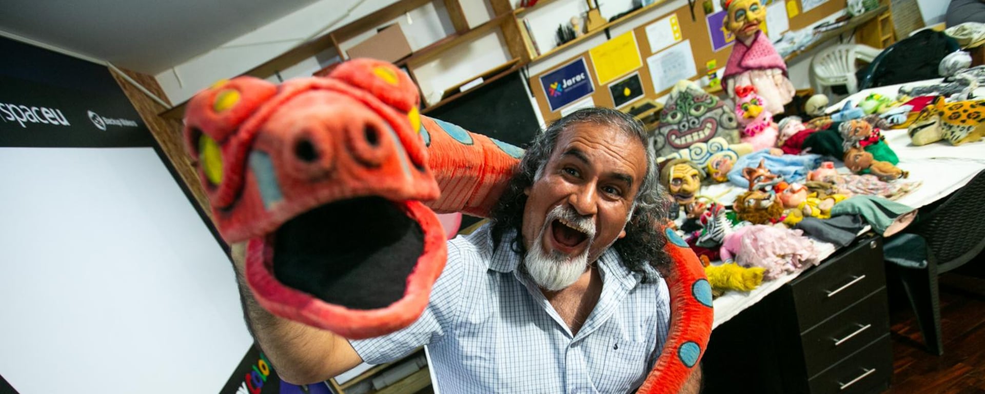 La magia invisible de los titiriteros: el arte que emociona, cuestiona y resiste al olvido en plazas y teatros de Lima