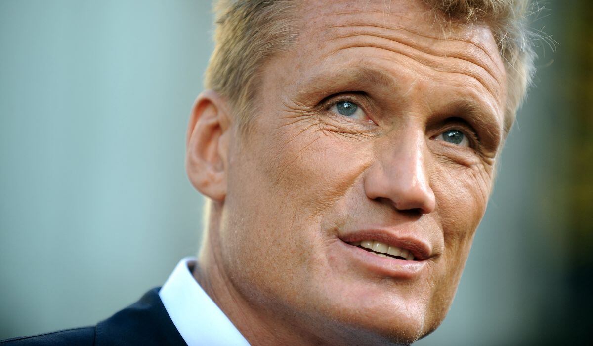 Dolph Lundgren ha dedicado su vida a la actuación, pese a tener una maestría en Ingeniería Química. Aquí en el estreno de "The Expendables" el 3 de agosto de 2010 en el Teatro Chino de Grauman en Hollywood, California (Foto: Gabriel Bouys / AFP)