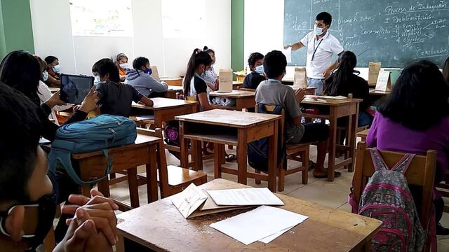 Decano del Colegio Médico del Perú brindó recomendaciones para el retorno a las clases escolares semipresenciales