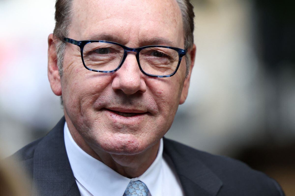 Cuando Kevin Spacey llegó al Tribunal de la Corona de Southwark en Londres el 13 de julio de 2023 para ser juzgado por la serie de delitos sexuales contra cuatro hombres que se remontan a más de 20 años (Foto: Henry Nicholls / AFP)