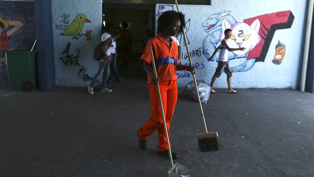 De trabajadora de limpieza a bailarina del carnaval de Río