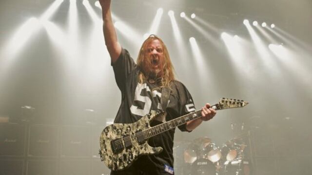 Muerte de Jeff Hanneman estuvo relacionada al consumo excesivo de alcohol