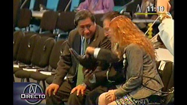 Alejandro Toledo se sacó el zapato en ceremonia de la COP20