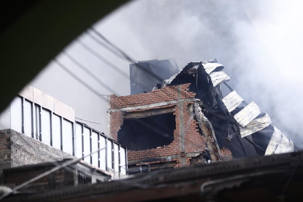 Familias lo han perdido todo por el incendio que inició la tarde del lunes 3 de marzo. Foto: GEC