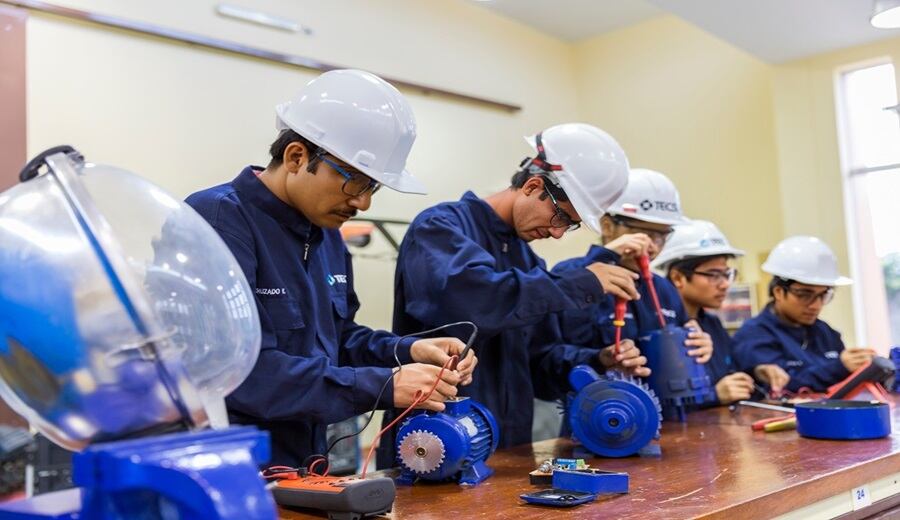 Muchos jóvenes prefieren seguir una carrera técnica que una universitaria.