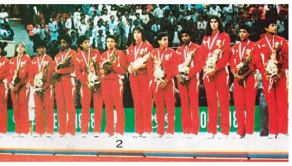 La selección peruana de vóley femenino del Perú estuvo hoy en el podio de los vencedores, para recibir la medalla de plata de estos juegos olímpicos.