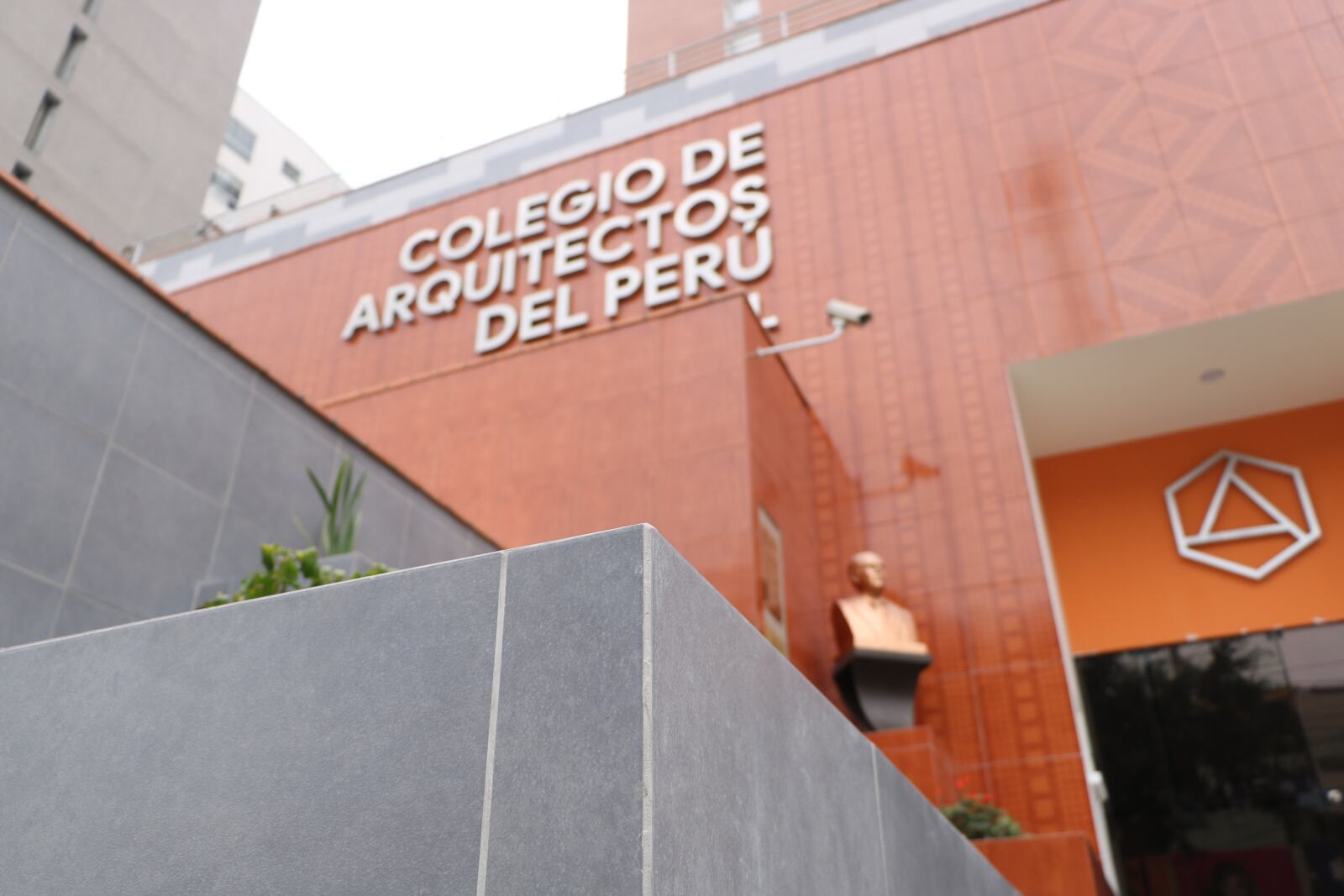 El Colegio de Arquitectos del Perú señaló que es “preocupante” la creciente inestabilidad jurídica que han provocado las acciones de algunas municipalidades distritales. (Foto: CAP)