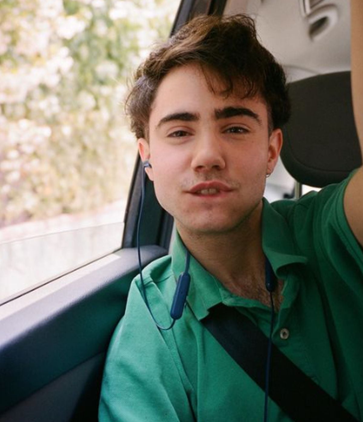 Al joven le encanta lucir bien, ya sea en su casa o cuando sale (Foto: Ander Puig / Instagram)