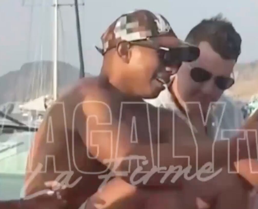 Edison Flores estuvo juergueando con amigos