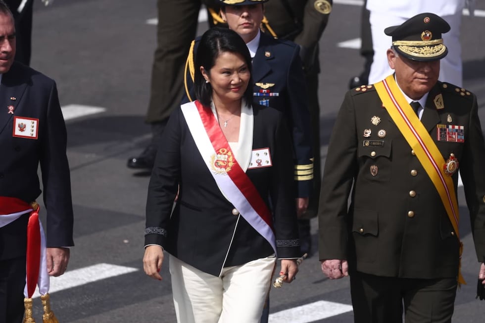 La presidenta Keiko Fujimori a su llegada a la Gran Parada y Desfile Militar. (Foto: Antonio Melgarejo / @photo.gec)