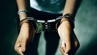 Buscó asilo junto a su hijo con leucemia, pero terminaron detenidos por ICE en Los Ángeles