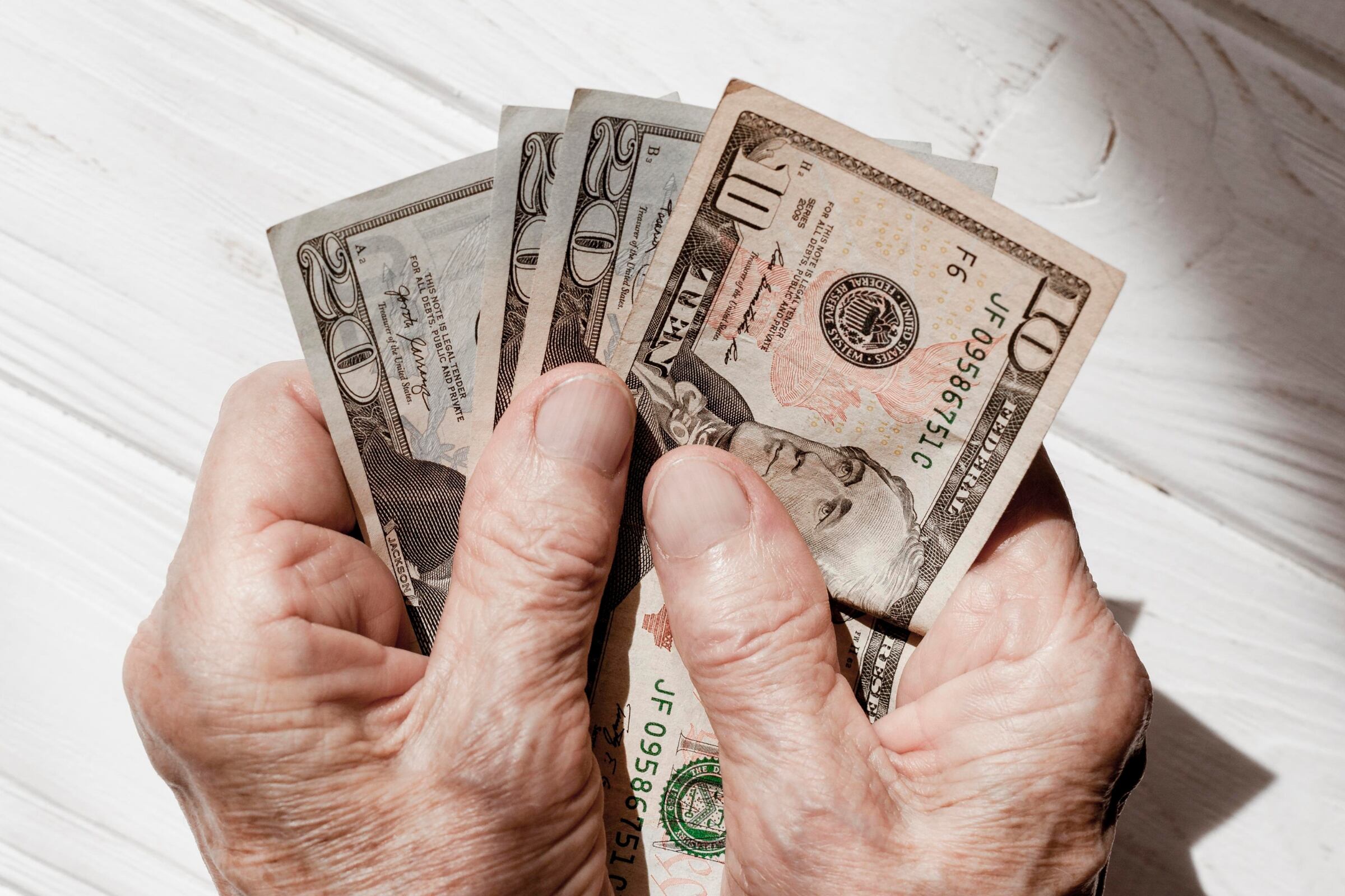 El Seguro Social se encarga de pagar mensualmente a los jubilados (Foto: Freepik)