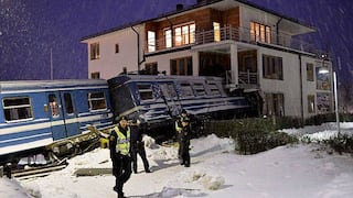 Robó un tren pero lo chocó contra una casa en Suecia