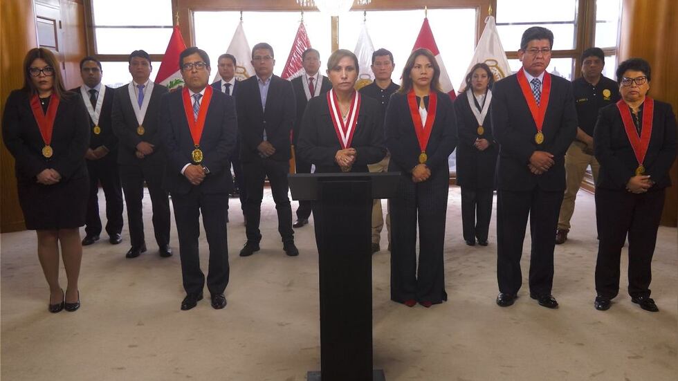 En octubre del 2022, luego de presentar la denuncia constitucional contra Pedro Castillo, la fiscal Benavides dio un mensaje para anunciar su decisión. La acompañaron varios fiscales superiores, entre ellos Marita Barreto.