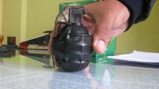 Surco: dos granadas de guerra fueron halladas debajo de minivan